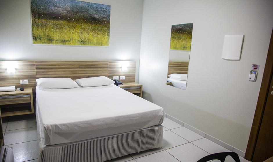Hotel Baeza Goiatuba Pokój zdjęcie